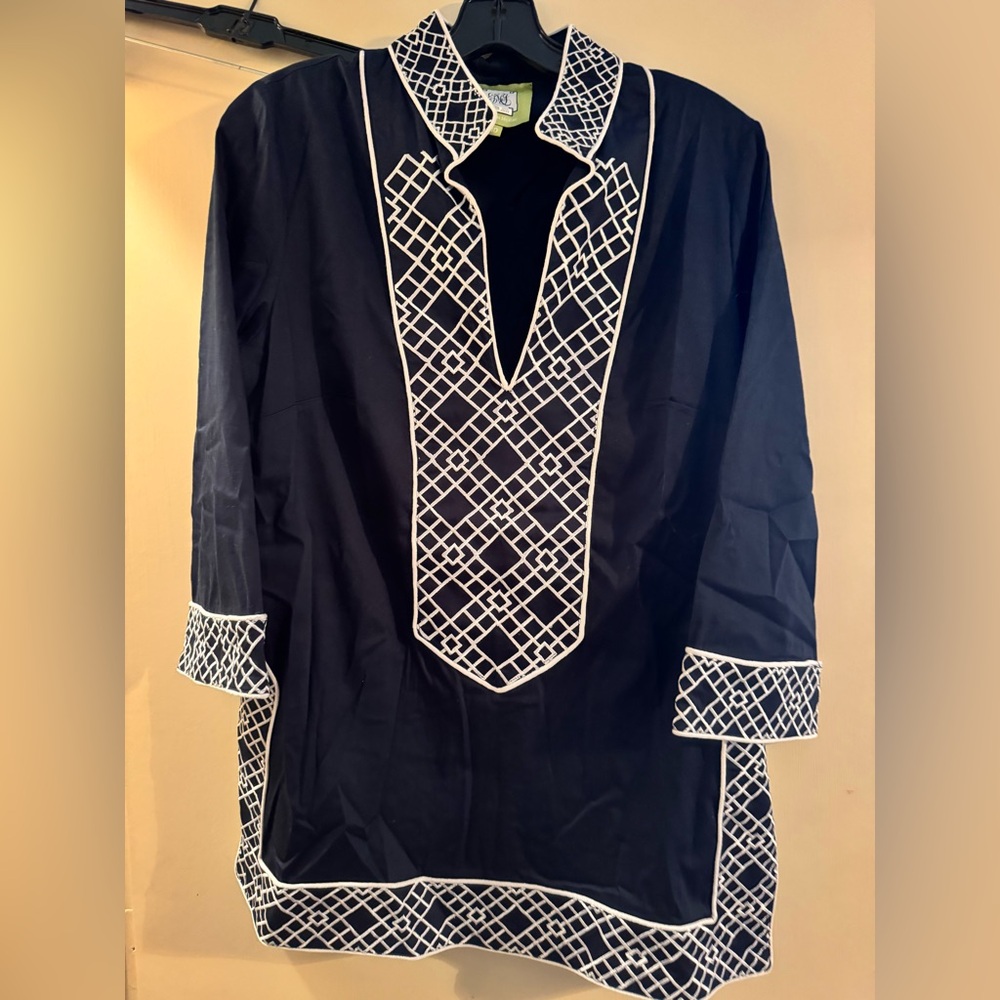 Elizabeth McKay size 10 navy top